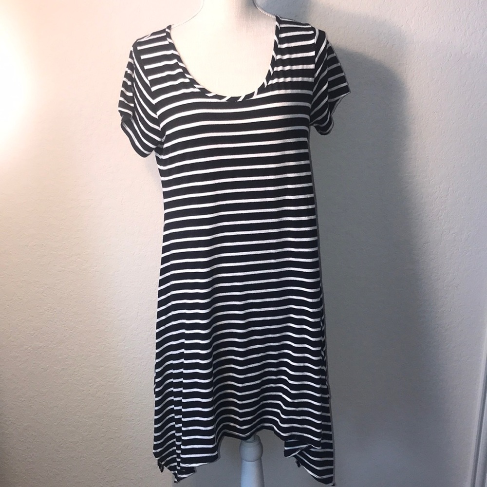 B Famous black and white striped dress 1X